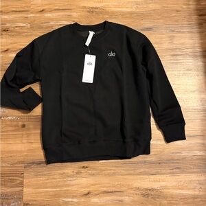 ALO Yoga Classic Black Crewneck Sweater